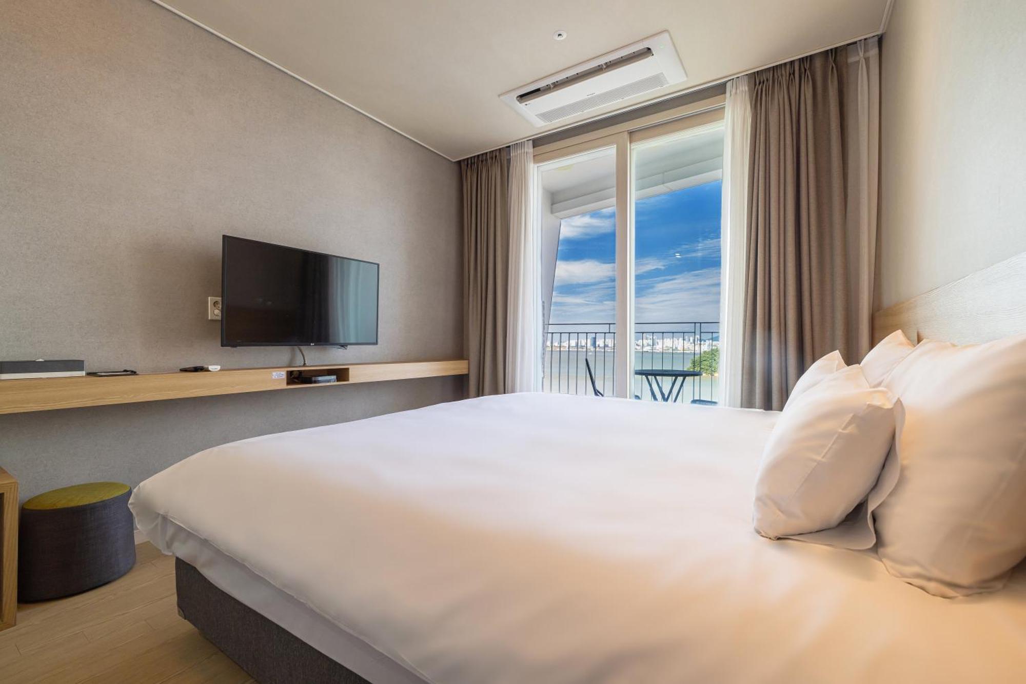 Ocean Soleview Hotel Incheon Bagian luar foto