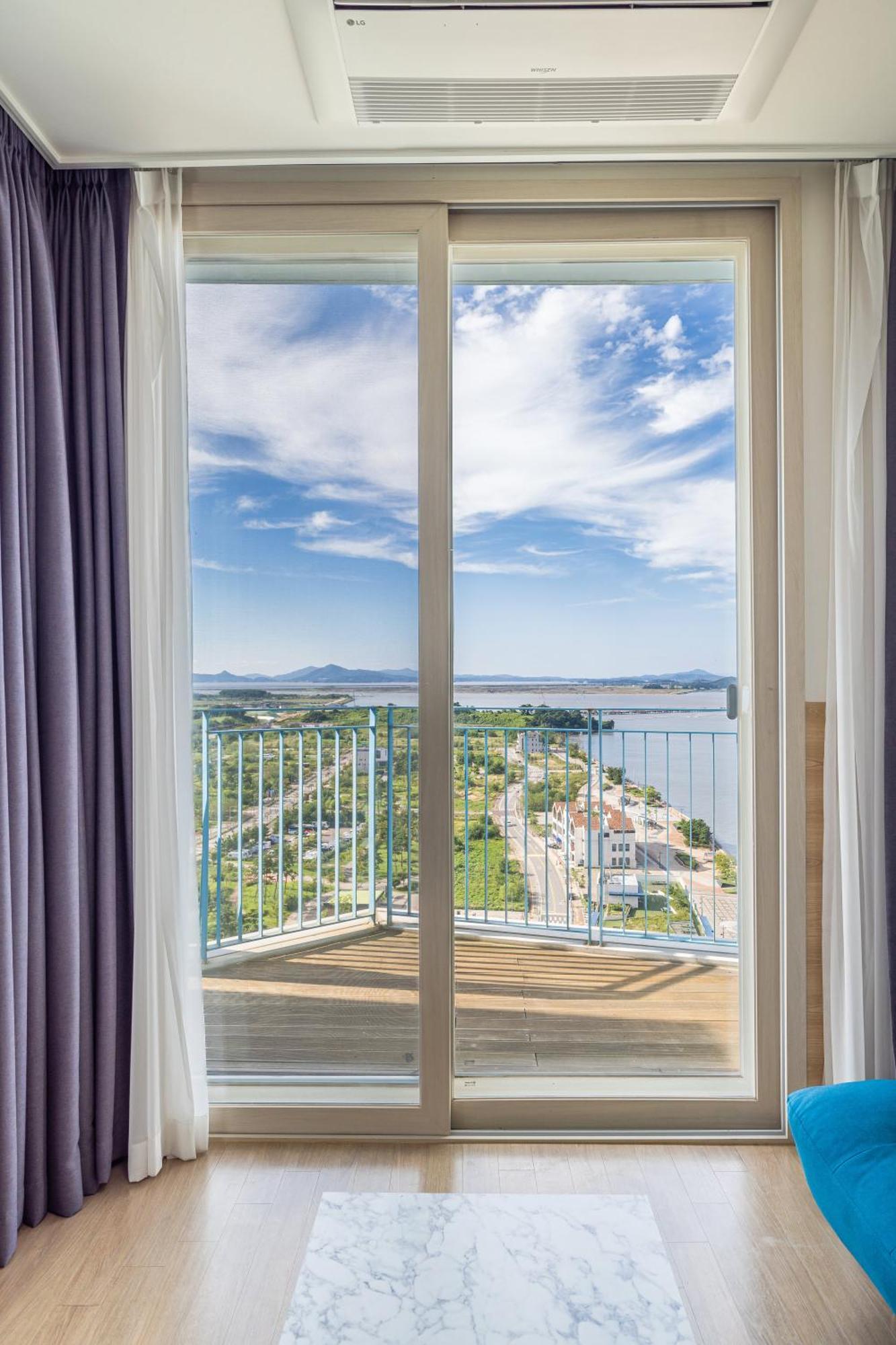 Ocean Soleview Hotel Incheon Bagian luar foto