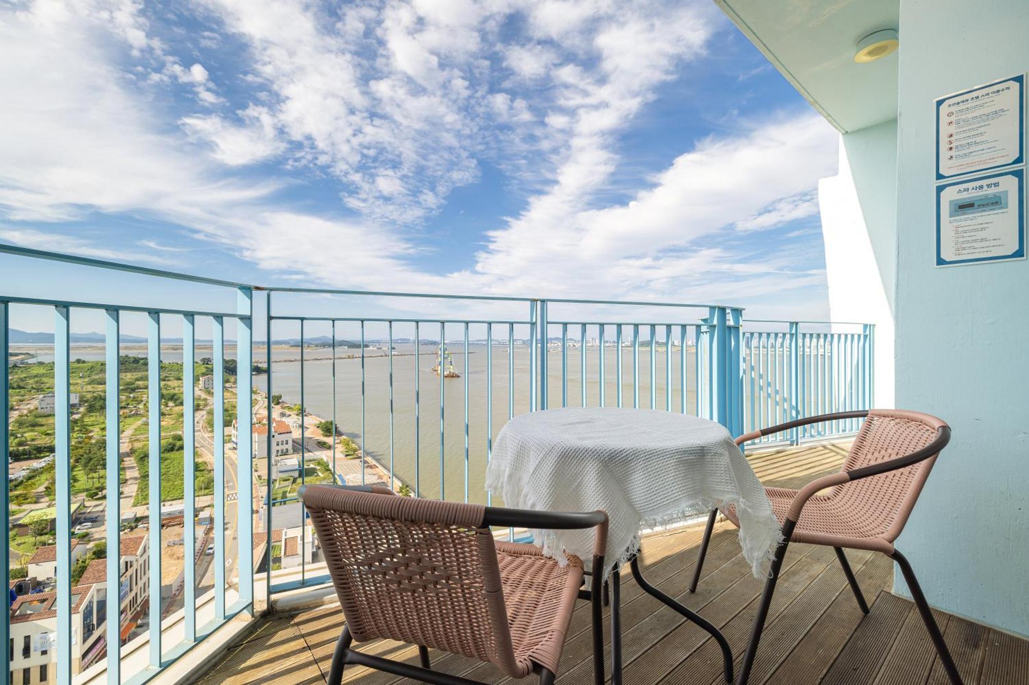 Ocean Soleview Hotel Incheon Bagian luar foto